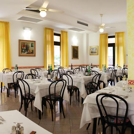 Hotel Aurora Castiglione della Pescaia Bagian luar foto