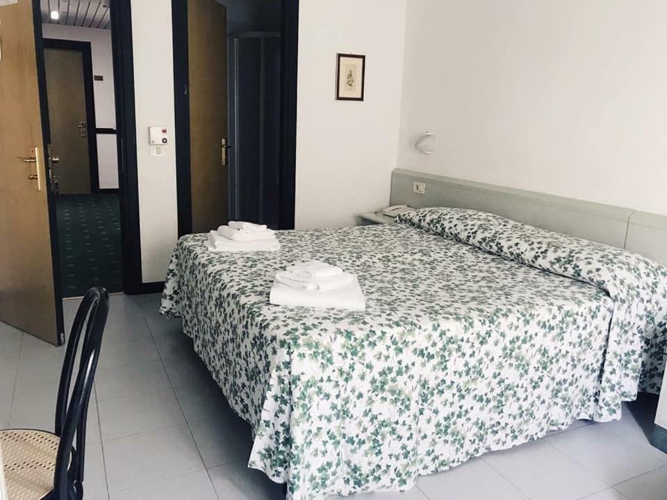 Hotel Aurora Castiglione della Pescaia Bagian luar foto